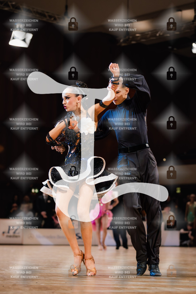 Goldstadtpokal 2025 - WDSF Open Latin Youth 11th (87) Krzysztof Kotas _ Madeleine Bouvier (France)-2025-01-25-7252 | Webshop for digital downloads and prints of dance sport, event & show photographer Julian Link - Realisiert mit Pictrs.com