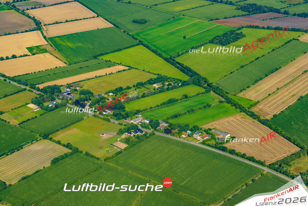 Klassische Luftaufnahme ohne Drohne zeigt:Timmersiekfeld bei Handewitt - Die Luftbildaufnahme wurde 2025 vom UL-Flugzeug heraus erstellt ( keine Drohnenaufnahme ) - Hochauflösende Luftaufnahme -Nicht vergleichbar mit Google Maps oder Satelittenbilder- Die Geschenkidee !Mit Lizenz und Bildrechte bestellbar