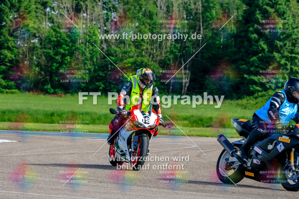 MotoTeam-8381 | Hier findet Ihr Bilder von Touristenfahrten auf der Nürburgring Nordschleife oder von anderen Veranstaltungen die ich besucht habe. Viel Spass beim Durch Schauen 