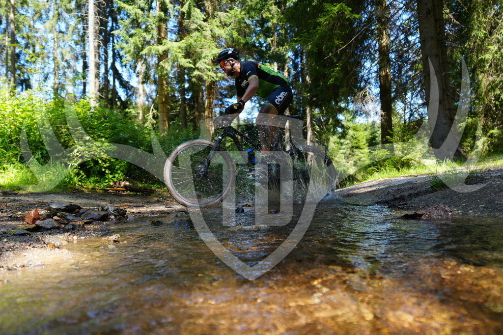 FC604588 | Fotogalerie der Treibjagd im Dunkelwald - Dein MTB Etappenrennen im Erzgebirge - Realisiert mit Pictrs.com