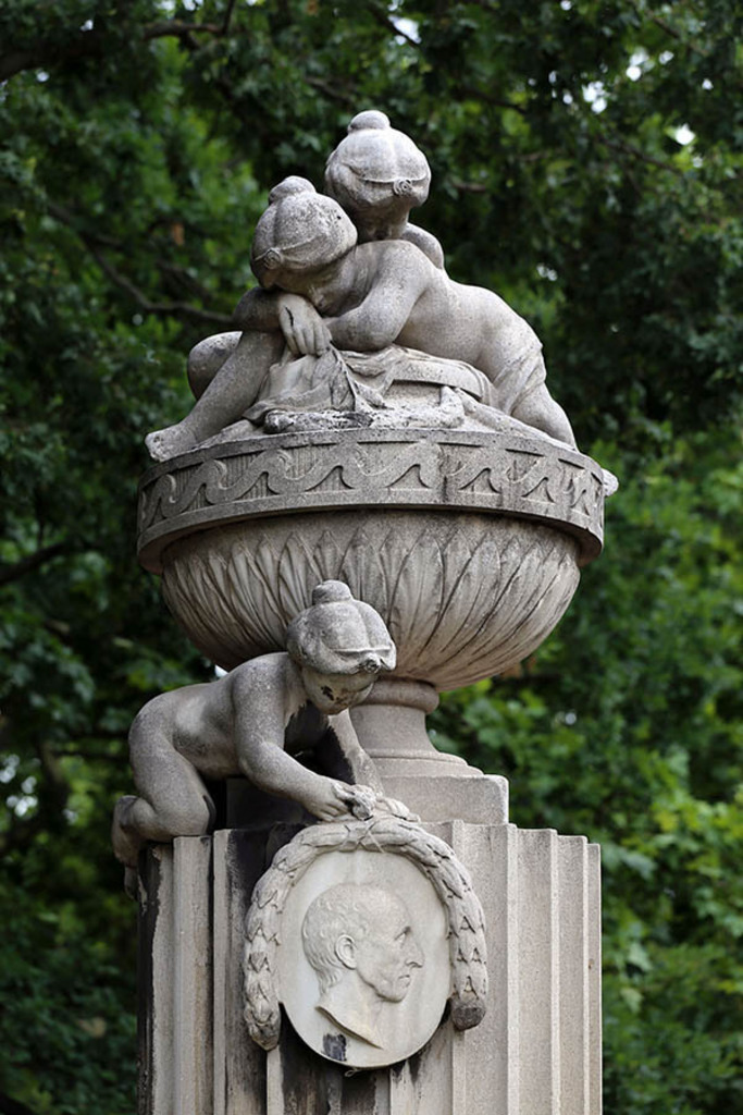 Foto: Leipzig - Gellert-Denkmal | Das Team hinter BILDLEXIKON LEIPZIG bündelt historische wie aktuelle Informationen über die Stadt Leipzig in Text und Bild auf einer Plattform und stellt diese der interessierten Öffentlichkeit zur Verfügung.