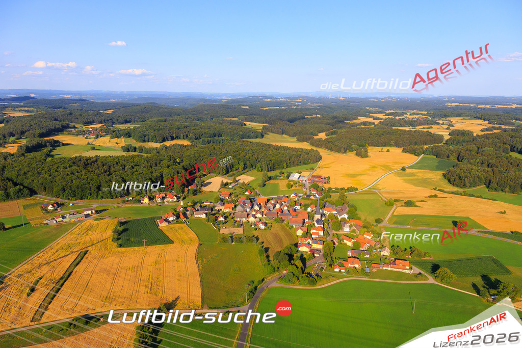 Die Luftaufnahme der Stadt Lichtenfels wurde vom UL-Flugzeug heraus erstellt ( keine Drohne )- hohe Auflösung für beste Qualität