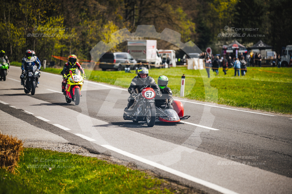 0524 - Bergrennen Landshaag2026 | BREITBILD Austria Webshop

Finde Fotos von: Breitbild, Breitbild Austria, Landshaag, Europeanbikers, KTM, BMW, Bergrennen, Bikeporn, Carporn, Bikes, Cars, Fotografie, Oberösterreich, Österreich, Berufsfotograf, Motorradteile Ganster, Julbach, Pannoniari - Realisiert mit Pictrs.com