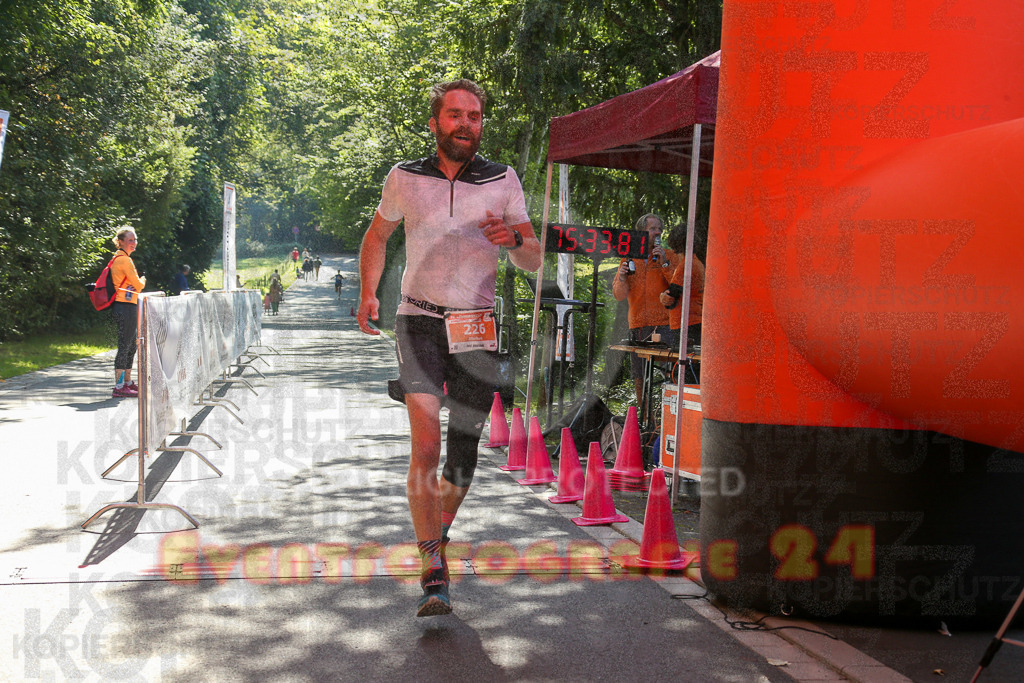 240915_1217_EX1_9756 | Sportfotografie im Rhein-Sieg Kreis, Köln, Bonn, NRW, Rheinland Pfalz, Hessen, etc. Unser Tätigkeitsfeld umfasst den Laufsport vom Volkslauf über den Marathon, Duathlon, Triathon bis zum Ultralauf wie Kölnpfad Ultra oder Schindertrail.