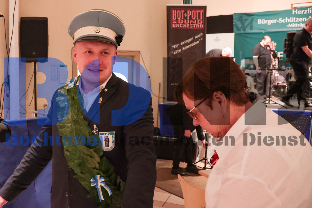 Maiabendfest 2024 {date} -  | {headline}



(Foto: Sebastian Sendlak / BOND)

 - Realisiert mit Pictrs.com