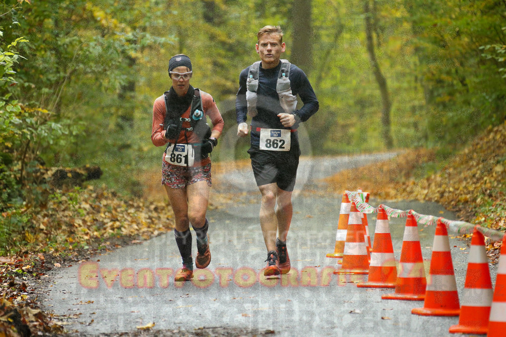 241027_1020_EX1_3774 | Sportfotografie im Rhein-Sieg Kreis, Köln, Bonn, NRW, Rheinland Pfalz, Hessen, etc. Unser Tätigkeitsfeld umfasst den Laufsport vom Volkslauf über den Marathon, Duathlon, Triathon bis zum Ultralauf wie Kölnpfad Ultra oder Schindertrail.