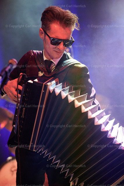 DSC_7407 | High End Portraits. Einzelportrait Paarportrait Gruppenportrait Künstlerportrait Bandportzait Bühnenfotografie Fashion Lifestyle Urbanlife  - Realisiert mit Pictrs.com