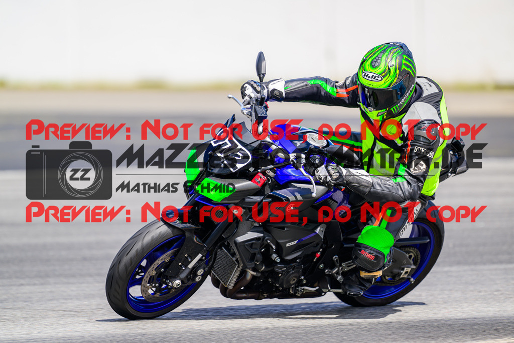 MaZZes_FotoMatrix_240615_6007705_9138 | GELB