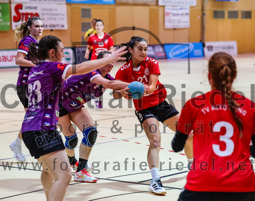 2023-11-04_067_SpVgg_Altenerding_gegen_TV_Altoetting | Erding, Deutschland, 04.11.2023:
Handball, Bezirksoberliga Frauen Altbayern 2023 / 2024, 6. Spieltag, SpVgg Altenerding gegen TV Altötting, Endergebnis: 28:26

Katharina Künstner (SpVgg Altenerding, #23), Eva Taubeneder (TV Altötting, #21)

Foto: Christian Riedel / fotografie-riedel.net