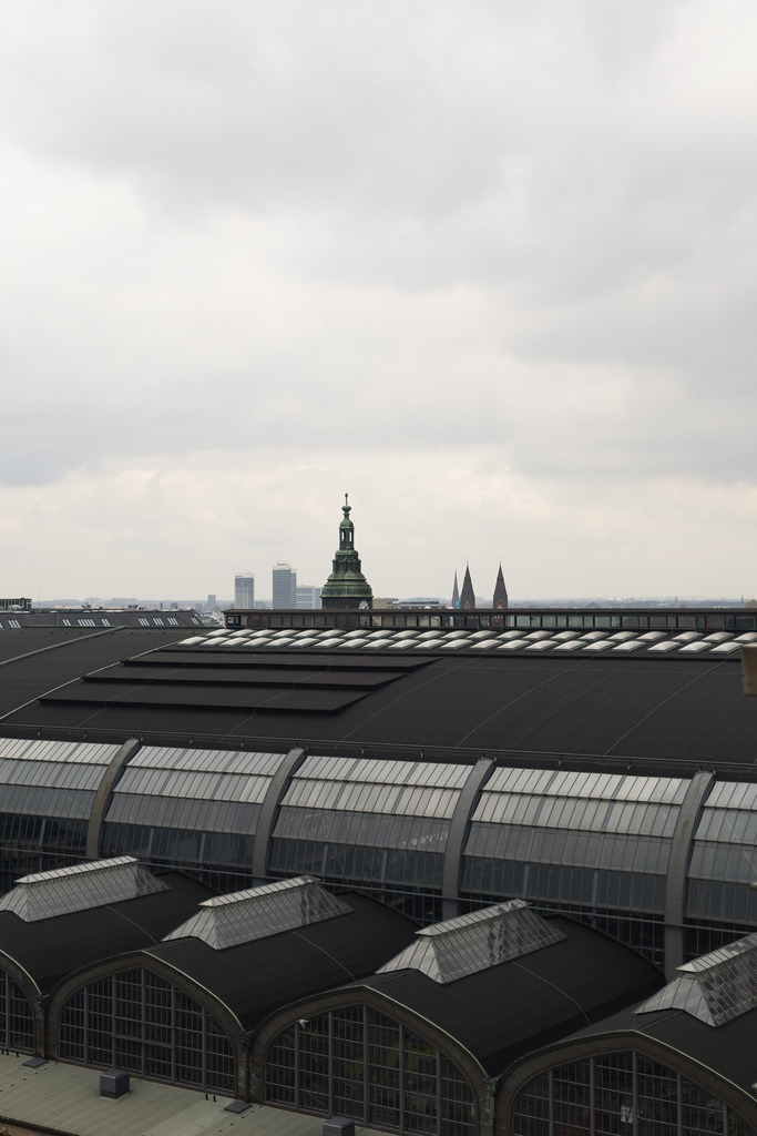 Dach des Jupiter Hamburg 11 - URBANISTER | Durch die Stadt gehen, als wohnte man woanders. Fotografie, subjektiver Urbanismus und aktiver Müßiggang. - Realisiert mit Pictrs.com