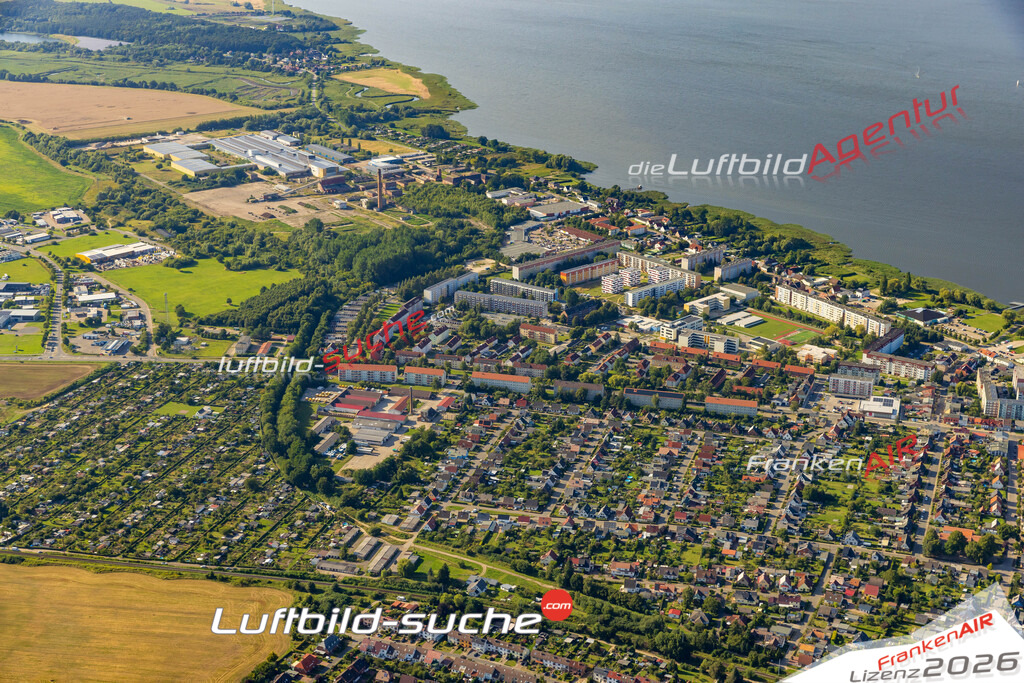 Schrägluftbild  Ribnitz  Ribnitz-Damgarten - Das Luftbild wurde 2025 vom UL-Flugzeug heraus erstellt (ohne Drohne- keine Drohnenaufnahme ) - Hochauflösende Luftaufnahme -Nicht vergleichbar mit Google Maps oder Satelittenbilder- Die Geschenkidee !Mit Lizenz und Bildrechte bestellbar