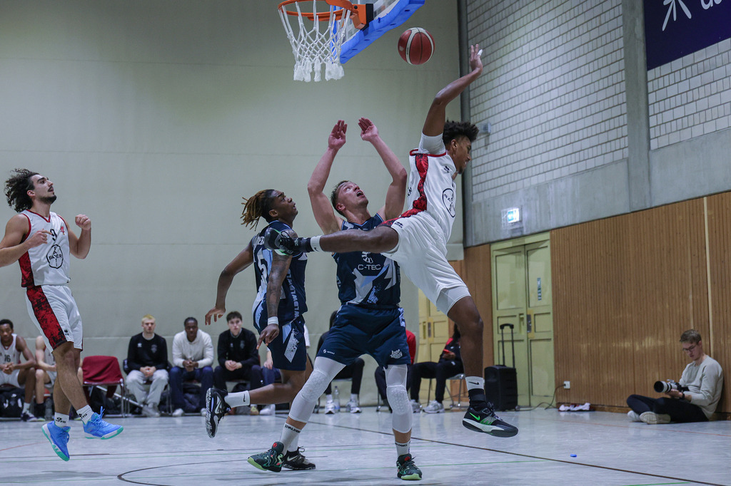 1.Regio BAYER GIANTS vs LippeBaskets Werne-81 | Fotos von Basketballspielen aus dem Raum NRW fotografiert von Gero Mueller-Laschet und Daniel Schaefer - Realisiert mit Pictrs.com