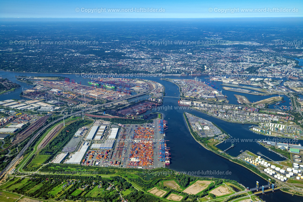 Hamburg_Hafen_Hoch_ELS_4472040923 | HAMBURG 04.09.2023 Containerterminal HHLA Container Terminal Altenwerder (CTA) am Ufer der Elbe im Stadtteil Altenwerder in Hamburg. Weiterführende Informationen bei: HPA Hamburg Port Authority,  Hafen Hamburg Marketing e.V. (HHM),  Hamburger Hafen und Logistik Aktiengesellschaft. // Container Terminal HHLA Container Terminal Altenwerder (CTA) on the Elbe riverbank in the Altenwerder part of Hamburg in Germany. Further information at: HPA Hamburg Port Authority,  Hafen Hamburg Marketing e.V. (HHM),  Hamburger Hafen und Logistik Aktiengesellschaft. Foto: Martin Elsen