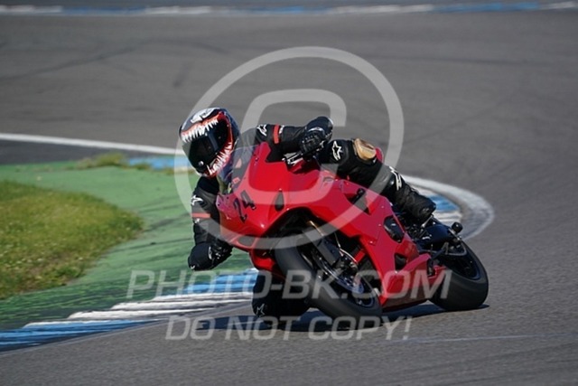 2022_05_09_PBK_17303 | Sportfotografie; SlowMotion; Video; Rennstrecke; Hafeneger; Speer; Racing; RSE; BMW; CBO; Trackday; Motorsportarena; Hockenheimring; Brno; Most; Barcelona; Valencia