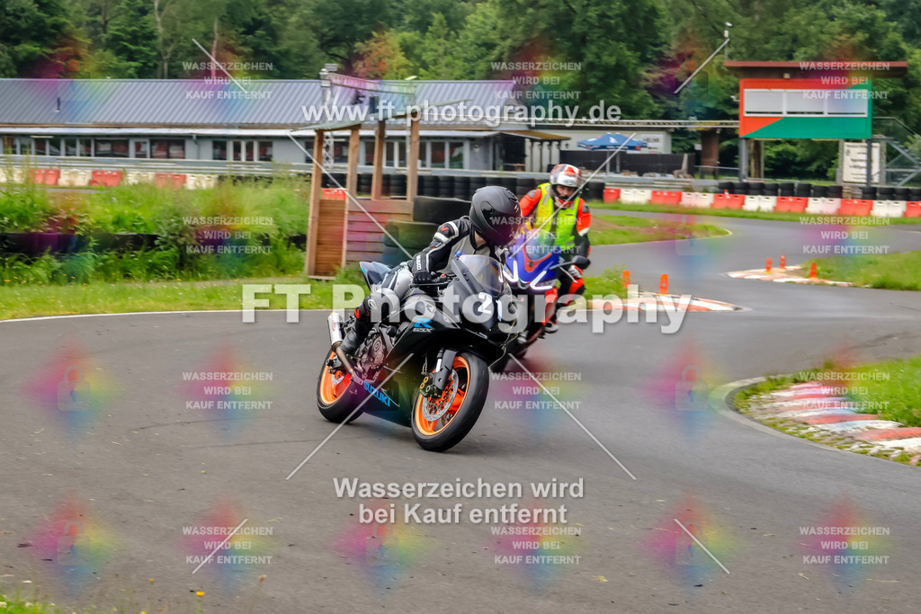 VBK-6391 | Hier findet Ihr Bilder von Touristenfahrten auf der Nürburgring Nordschleife oder von anderen Veranstaltungen die ich besucht habe. Viel Spass beim Durch Schauen 