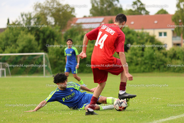 Fußball I Junioren I Kreispokal Lübeck I Finale I JSG Concordia Lübeck - TSV Siems I 09.06.2025.116 | v.l. Ibrahim Darwich (2, JSG Concordia Lübeck), Adem Brini (14, TSV Siems) - Realisiert mit Pictrs.com
