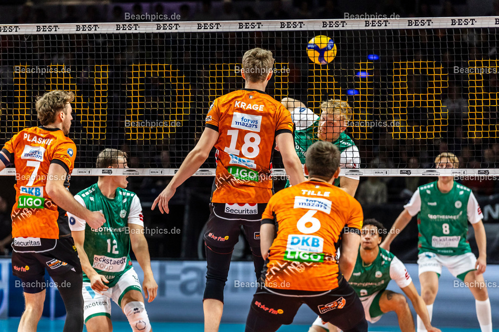 2024-00111618-Bundesliga-BR-Volleys-Haching-München |  16.11.2024; Berlin Foto: Gerold Rebsch - www.beachpics.de