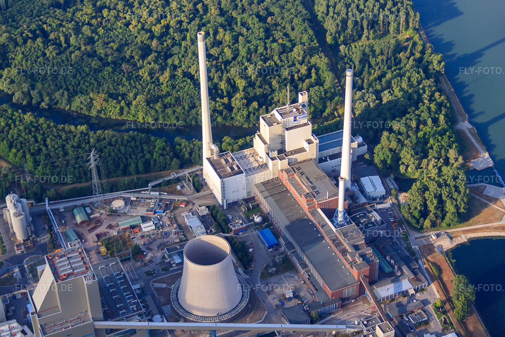 Luftbild: EnBW Energie Baden-Württemberg AG, Rheinhafen-Dampfkraftwerk Karlsruhe vonvon N im Ortsteil Daxlanden in Karlsruhe im Bundesland Baden-Württemberg in Deutschland.Foto: IMG_69802.jpg vom 06.07.2014 durch Werner Riehm/FLY-FOTO.deAuflösung des Originals: 4752 x 3168 pxWWW.ENBW.COM