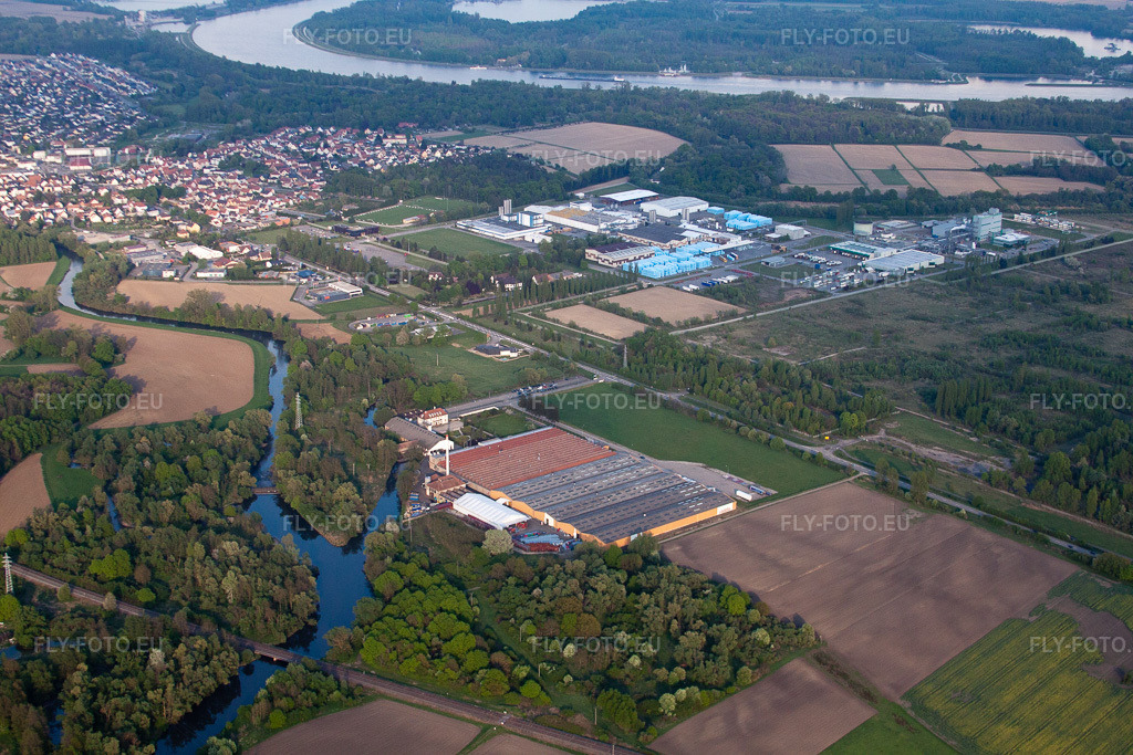 Vue aérienne: Dow Agrosciences à Drusenheim dans le département Bas Rhin, France – .Photo: IMG_39536.jpg prise le 14/04/2011 par Werner Riehm/FLY-FOTO.eu – Résolution de l'original: 4752 x 3168 px