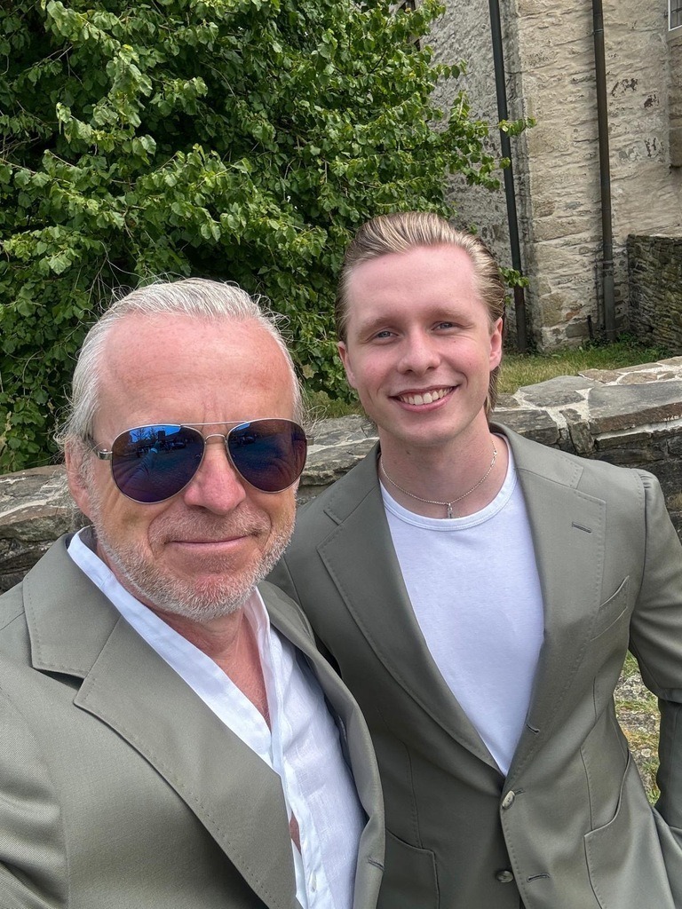 b9f79523-a656-4103-889f-42331b5f7e6d | traudl_s_fotos