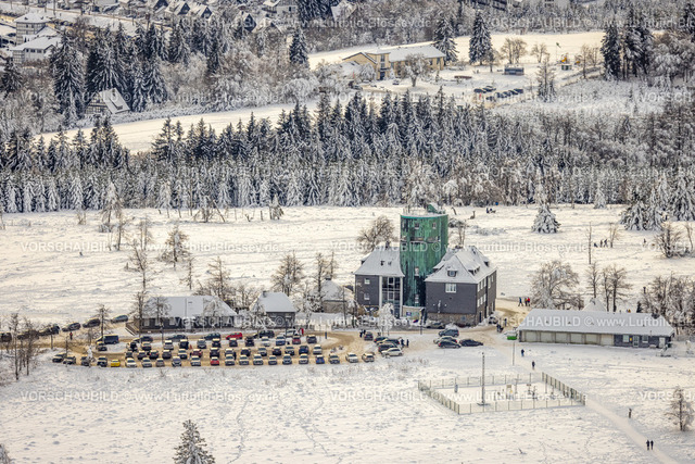 Winterberg221201144 | Luftbild Kahler Asten und Astenturm, Winterwunderland in Winterberg im Sauerland, am Kahlen Asten und den Skiabfahrten und dem Skilift-Karussell Winterberg, Abenrot, Winterberg, Sauerland, Nordrhein-Westfalen, Deutschland