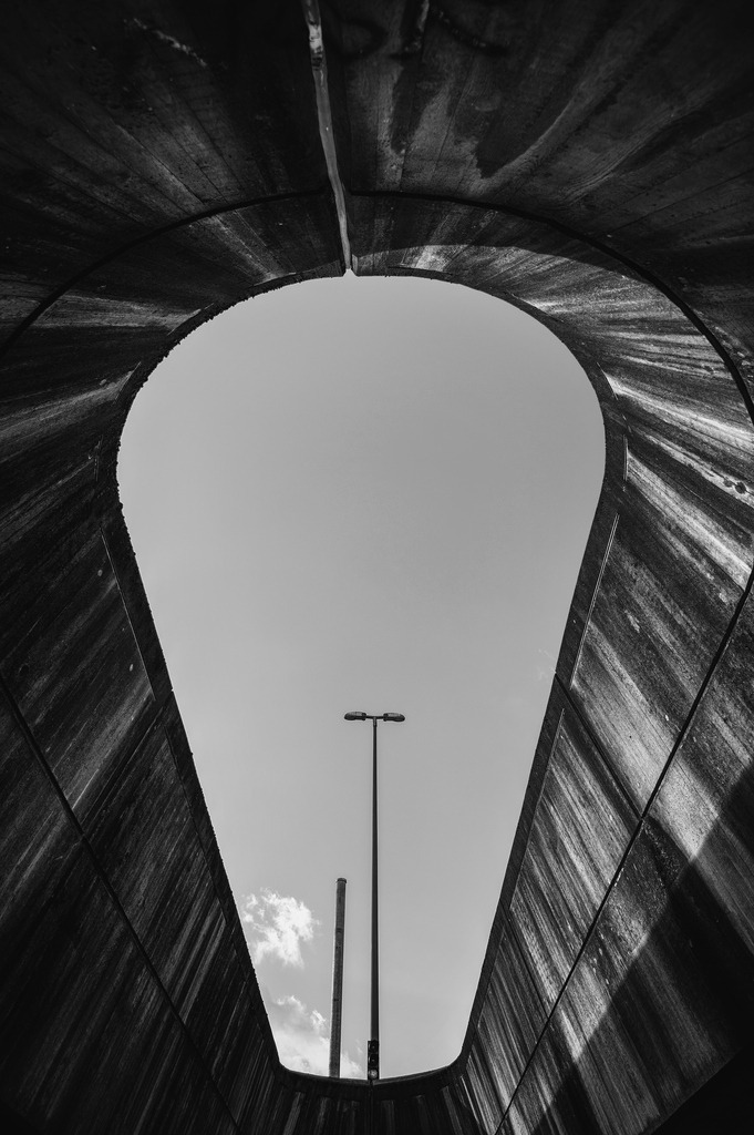 2024_10_22_HH-ALTONA-HERBST_MCP3443 sw | Hochwertig gedruckte Fotografien für die Wand, als Kalender und zum Verschenken. Hamburg & Norddeutschland und überall wo ich mit der Kamera unterwegs war.