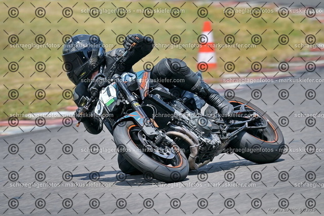 25bt04-1270 | markuskiefer.com - Realisiert mit Pictrs.com