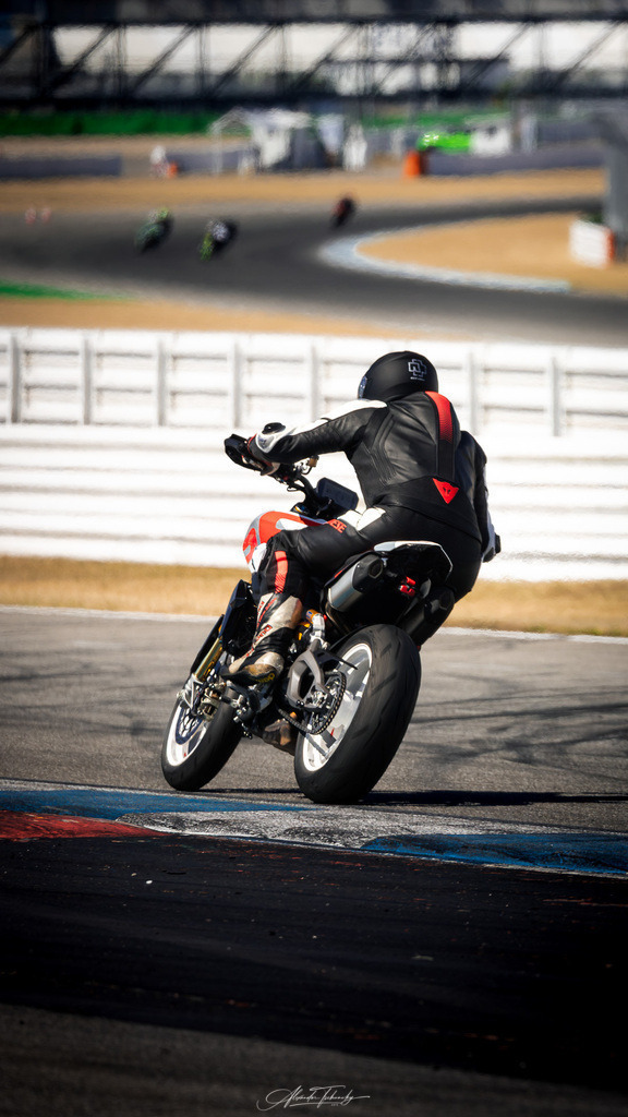Ducati Trackday Hockenheimring 2026 | Entdecken Sie die faszinierende Welt von Alexander Tschuncky Arts: Kreative Fotografie, atemberaubende Automobilkunst und hochwertiger Bilderdruck. Lassen Sie sich inspirieren! - Realisiert mit Pictrs.com