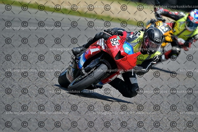 26BT02-1708 | markuskiefer.com - Realisiert mit Pictrs.com