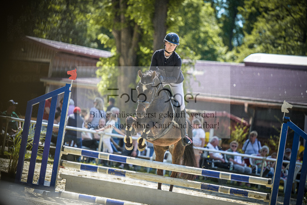 DOS_1478 | Entdecke hochwertige Reitturnierfotos von Foto Oger. Professionell, emotional und authentisch – jetzt Lieblingsmomente im Shop bestellen.Deutschlandweite Turnierfotografie. - Realisiert mit Pictrs.com