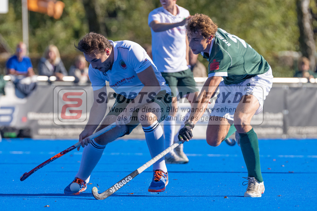 HK_20221009_100856 | 1. Bundesliga Herren Crefelder HTC - Uhlenhorst Mülheim am 9.10.2022 Crefelder HTC, Krefeld , Masi Pfandt ( Crefelder HTC #77 ) , Moritz Ludwig ( Uhlenhorst Mülheim #25 )