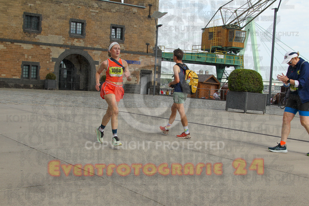 250920_1322_EV4_5331 | Sportfotografie im Rhein-Sieg Kreis, Köln, Bonn, NRW, Rheinland Pfalz, Hessen, etc. Unser Tätigkeitsfeld umfasst den Laufsport vom Volkslauf über den Marathon, Duathlon, Triathon bis zum Ultralauf wie Kölnpfad Ultra oder Schindertrail.