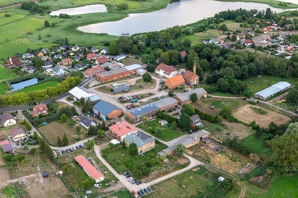 Luftbild: Dorfansicht aus Nordwesten am See Lanke im Ortsteil Seehausen in Oberuckersee im Bundesland Brandenburg in Deutschland. Foto: IMG_116252.jpg vom 17.07.2019 durch Werner Riehm/FLY-FOTO.de
