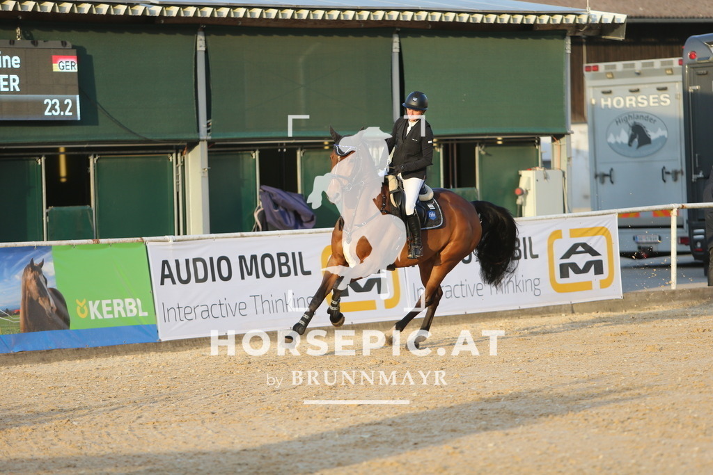 DL2Q4629 | Willkommen bei Brunnmayr - Design & Fotografie – Ihrem Spezialisten für Reitturniere und Pferdeveranstaltungen in Oberösterreich, Salzburg und Bayern! Seit über 17 Jahren sind wir leidenschaftlich dabei.