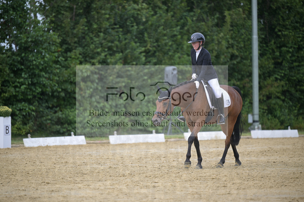 DOS_7446 | Entdecke hochwertige Reitturnierfotos von Foto Oger. Professionell, emotional und authentisch – jetzt Lieblingsmomente im Shop bestellen.Deutschlandweite Turnierfotografie. - Realisiert mit Pictrs.com