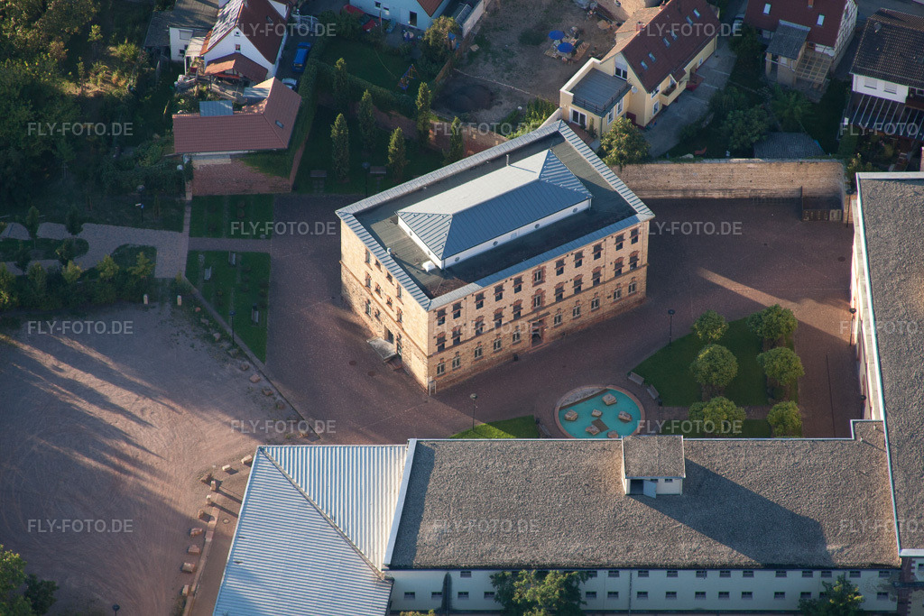 Luftbild: Bürogebäude des Verwaltungs- und Geschäftshauses der ProfeS GmbH in Germersheim im Bundesland Rheinland-Pfalz in Deutschland. Foto: IMG_59664.jpg vom 04.09.2013 durch Werner Riehm/FLY-FOTO.de