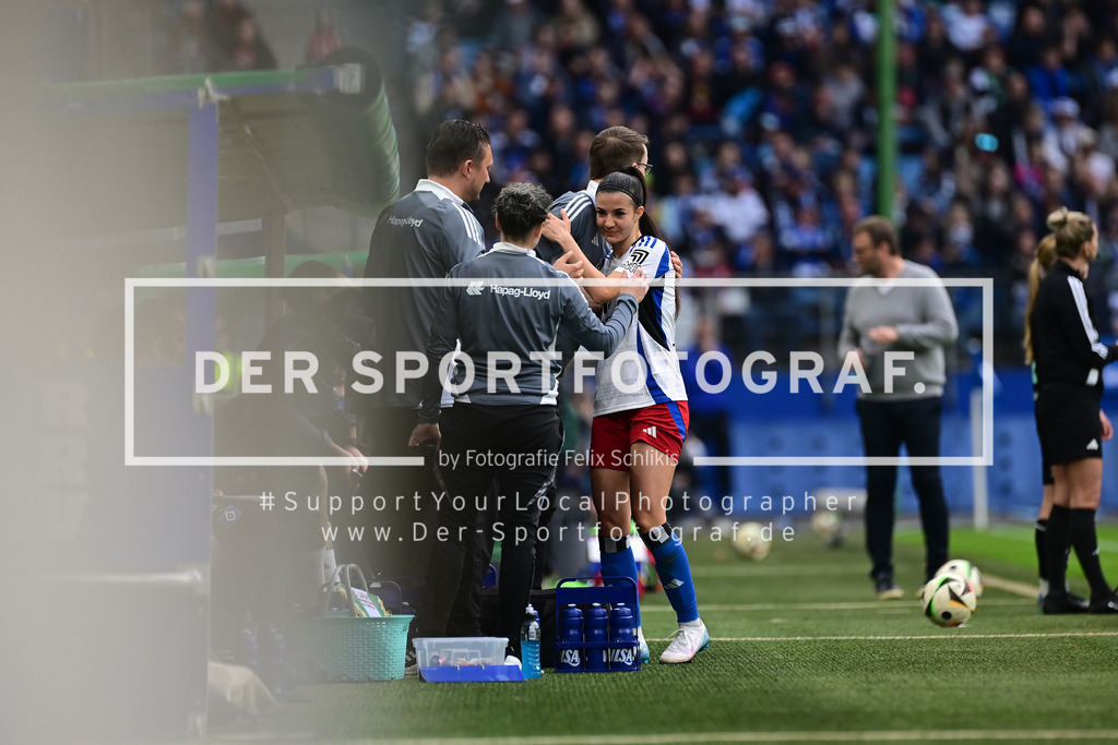 Fußball I Frauen I Saison 2024-2025 I DFB-Pokal I Halbfinale I Hamburger SV - SV Werder Bremen I 35052 | Der Sportfotograf. - Realized with Pictrs.com