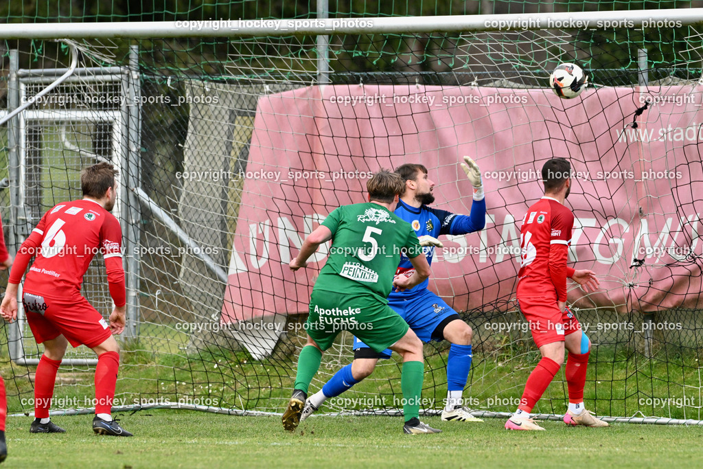 FC ASKÖ Gmünd vs. SV Rapid Lienz | #16 Antonel Cabraja Rapid Lienz, #44 Jakub Corej Rapid Lienz, #5 Ben Gerfried Brandstätter FC Gmünd, #6 Florian Unterweger Rapid Lienz, FC ASKÖ Gmünd vs. SV Rapid Lienz, FC ASKÖ Gmünd vs. SV Rapid Lienz am 09.11.2025 in Ferlach (Ballspielhalle Ferlach), Austria, (Photo by Bernd Stefan)