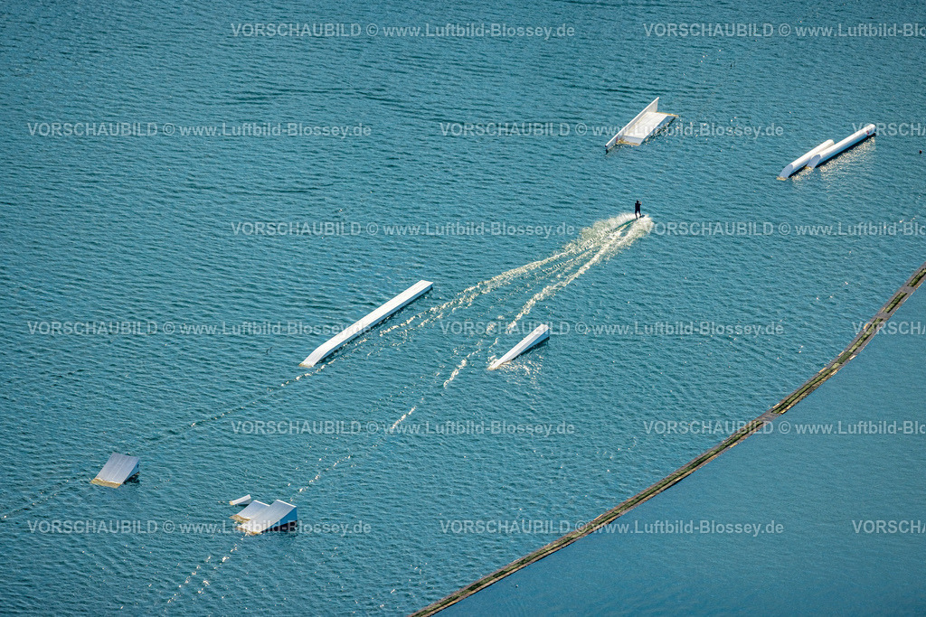 Beckum230805267 | Luftbild, Tuttenbrocksee mit TwinCable Beckum Wasserski-Anlage im See, Beckum, Münsterland, Nordrhein-Westfalen, Deutschland