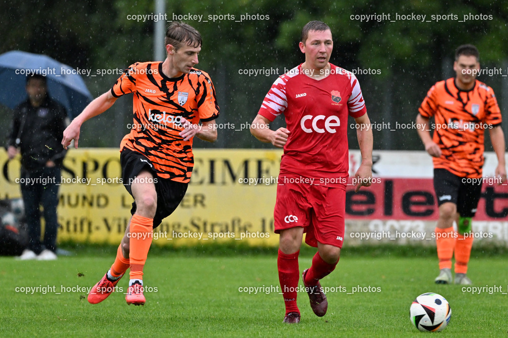 SV Viktoria Viktring vs. FC Mondi Frantschach | #17 Philipp Christian Stocker FC Frantschach, #21 Vadym Ukrainets SV Viktoria Viktring, SV Viktoria Viktring vs. FC Mondi Frantschach, SV Viktoria Viktring vs. FC Mondi Frantschach am 02.08.2025 in Klagenfurt (Sportplatz Viktrink), Austria, (Photo by Bernd Stefan)