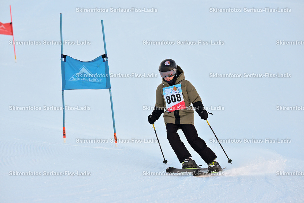 SRF_25.12.2025_0030 | Skirennfotos,Serfaus,Fiss,Ladis,Kinderskirennen,Winter,Tirol,Oberland,skirace,SFL,feelfree,weil wir's genießen,ski,Ski,skifahren,Sonnenplateau, - Realisiert mit Pictrs.com