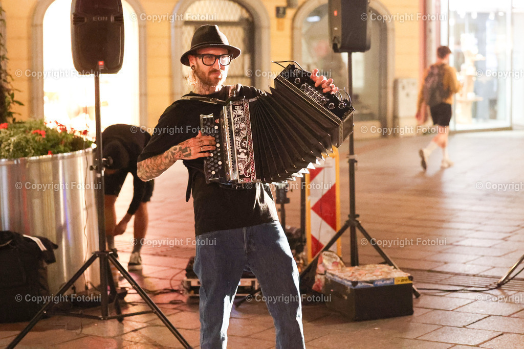 20230928bmmac220645 | Linz, AUSTRIA 26.Sept.23 - Night Run, Image shows 
Photo: Sportmediapics.com/ Manfred Binder
