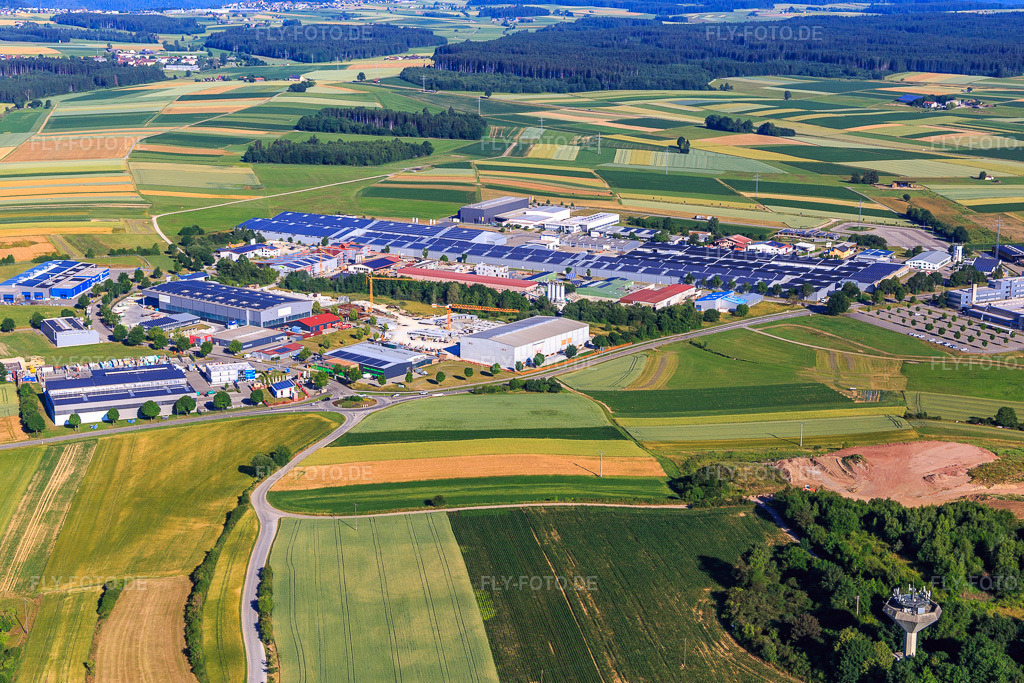 Luftbild: Industriegebiet Im Moos mit Fahrner Logistics, Beton-Fertigteil-Union GmbH & Co. KG und WUSTEC GmbH & Co. KG im Ortsteil Waldmössingen in Schramberg im Bundesland Baden-Württemberg in Deutschland. Foto: IMG_149301.jpg vom 29.06.2025 durch Werner Riehm/FLY-FOTO.deBFU | Beton Fertigteil Union
