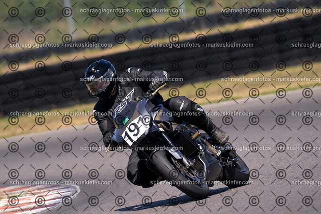 26bt04-2138 | markuskiefer.com - Realisiert mit Pictrs.com
