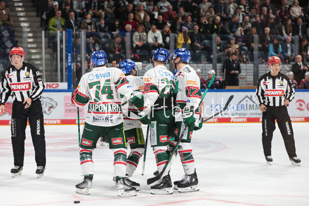 Nuernberg ICE Tigers - Augsburger Panther | Die Panther jubeln nach dem Treffer zum 0-1 durch David WAENNSTROEM (AEV #55) / David WÄNNSTRÖM