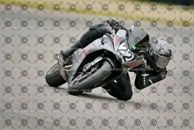 25bt05-0807 | markuskiefer.com - Realisiert mit Pictrs.com
