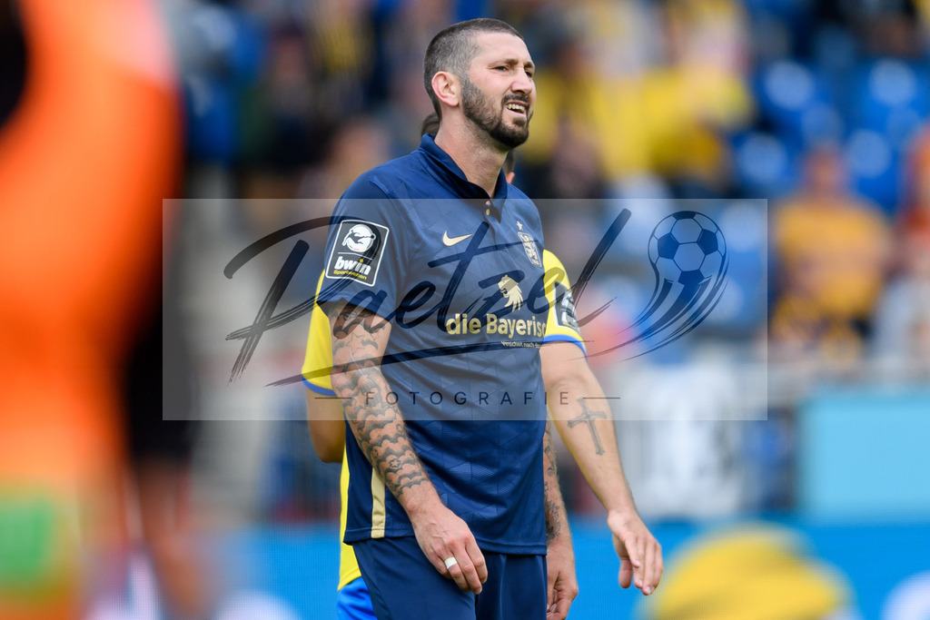 EBSTSV20210828_054 | Fussball, Herren: Sascha Moelders (TSV 1860 Muenchen) enttaeuscht beim Spiel der 3. Liga zwischen Eintracht Braunschweig und TSV 1860 Muenchen im Eintracht-Stadion am 28.08.2021 in Braunschweig, Deutschland.DFB / DFL REGULATIONS PROHIBIT ANY USE OF PHOTOGRAPHS AS IMAGE SEQUENCES AND/OR QUASI-VIDEO. - Realisiert mit Pictrs.com