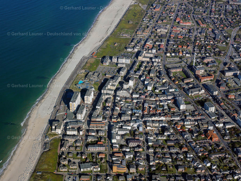 9300117 | Westerland auf Sylt 18.10.2005 Stadtansicht Westerland auf der Insel Sylt / Nordsee. Westerland ist die nördlichste Stadt in Deutschland. Cityscape Westerland on the island of Sylt in Schleswig-Holstein.