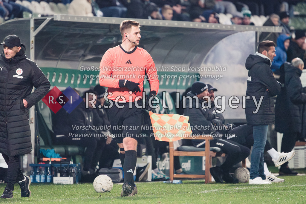 RS-1-089158 | Dennis Beuße (Schiedsrichterassistent, Linienrichter)