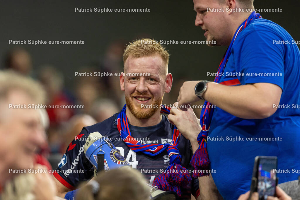 Handball I Herren I Daikin HBL I Saison 2024-2025 I 23. Spieltag I SG Flensburg-Handewitt - THW Kiel | Handball: Bundesliga, SG Flensburg-Handewitt - THW Kiel, 23. Spieltag, GP JOULE ArenaJim Gottfridsson (24, SG Flensburg Handewitt) im Publikum 